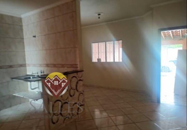 BELA CASA TÉRREA COM 2 DORMITÓRIOS