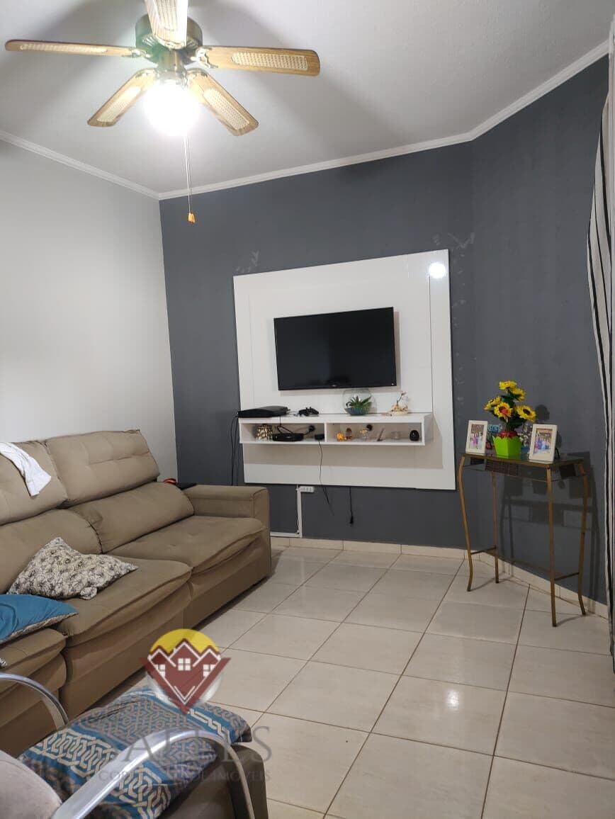Casa térrea com 3 dormitórios sendo uma suíte