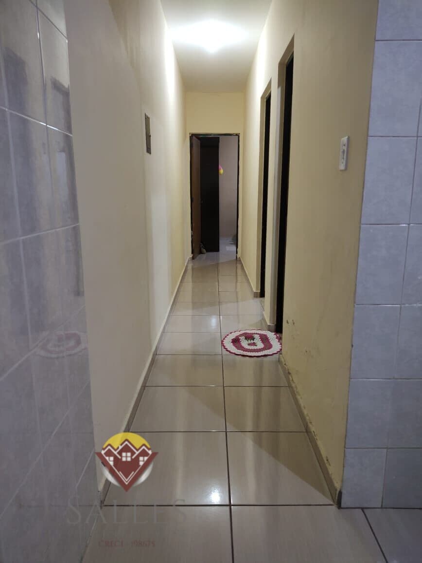 Casa Térrea com 2 Dormitórios e 3 Vagas na Garagem
