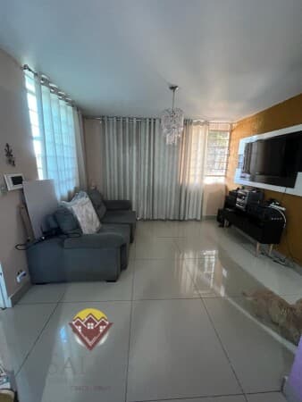 Casa Com Ponto Comercial na Zona Oeste