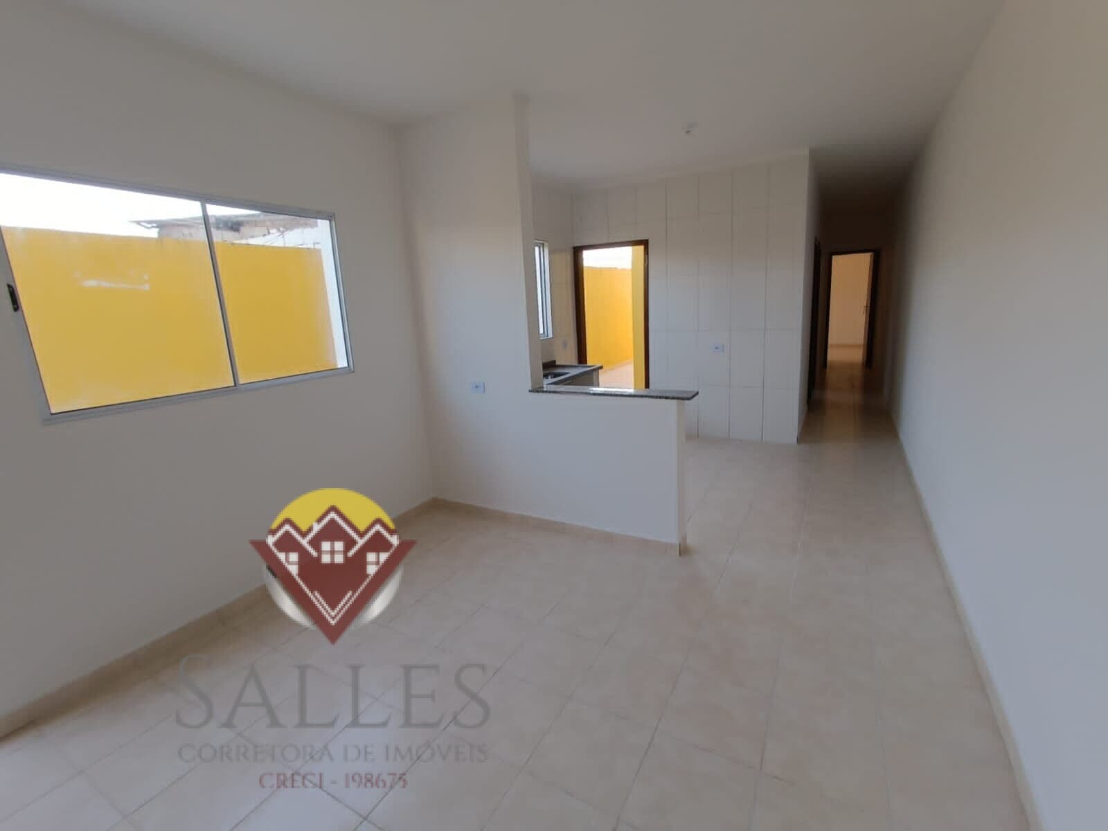 Casa Padrão com 2 Dormitórios , próximo ao Mar