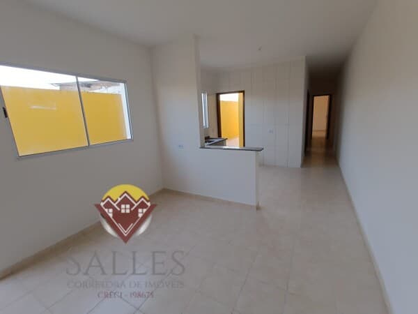 Casa Padrão com 2 Dormitórios , próximo ao Mar