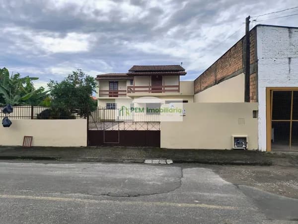 Casa em Capivari de Baixo - Centro