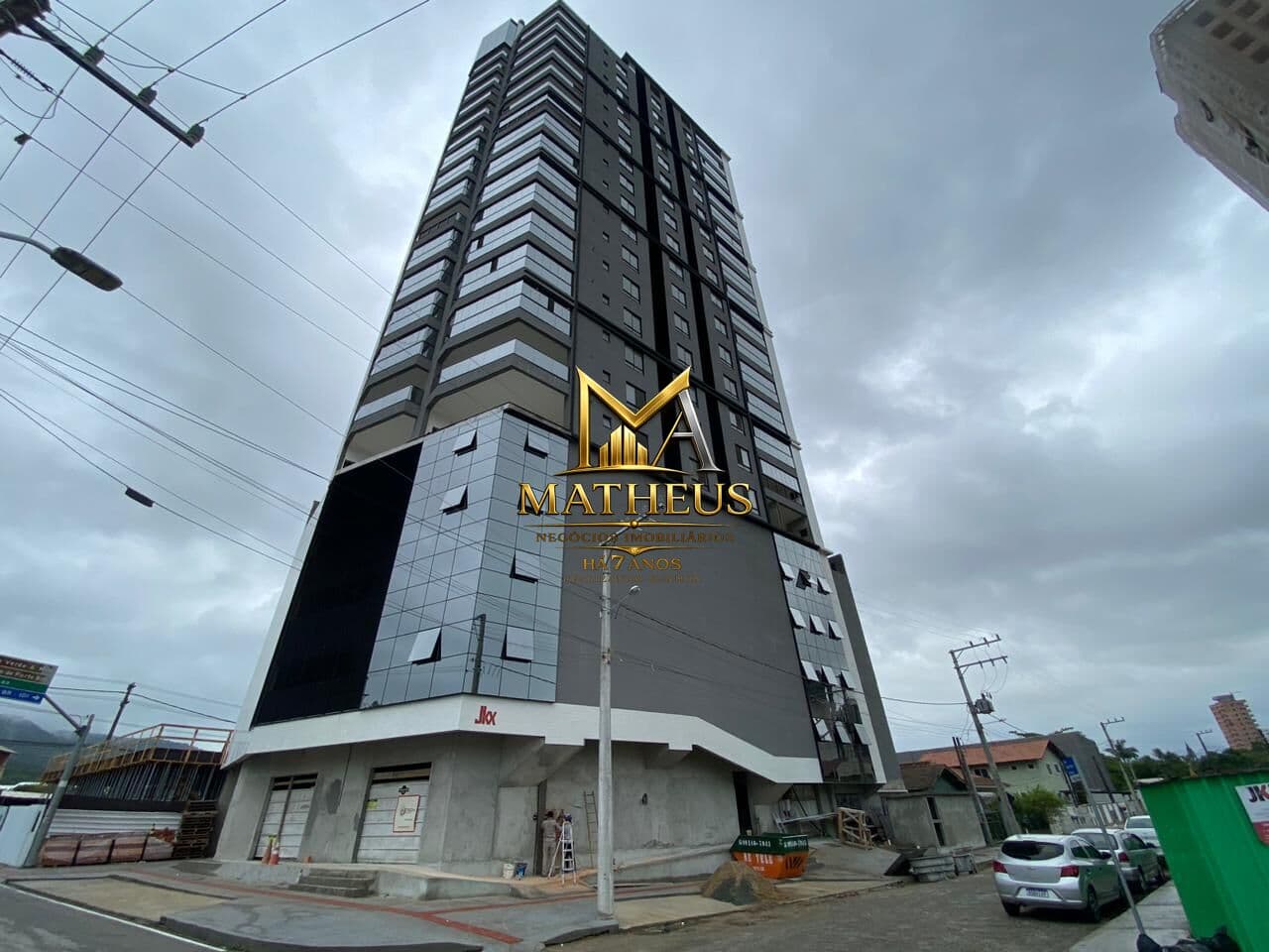 APARTAMENTO FRENTE AVENIDA COM 03 SUÍTES E ENTREGA JULHO 2024