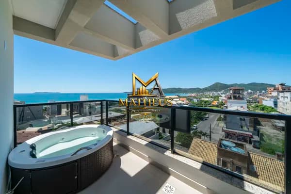 COBERTURA DUPLEX COM VISTA PARA O MAR E HIDROMASSAGEM