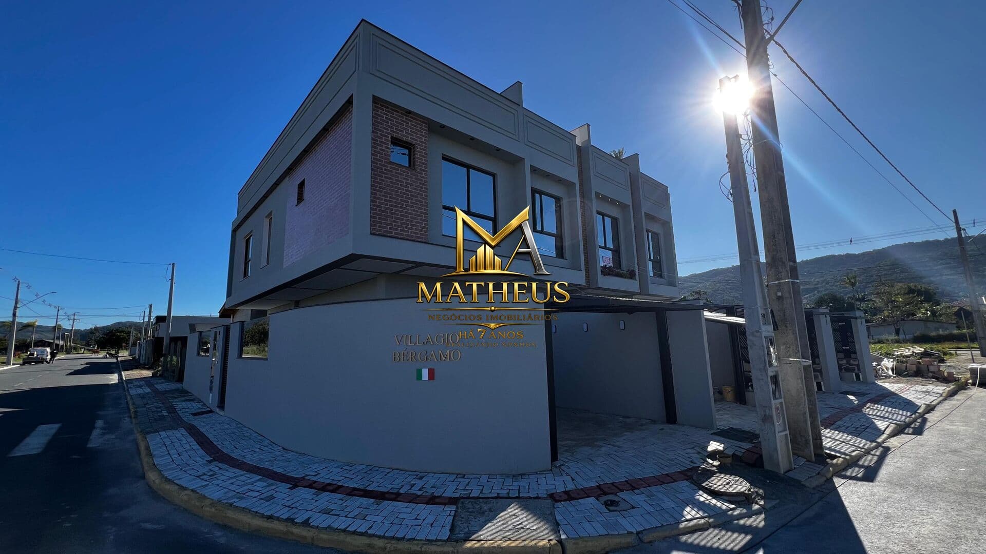 🏡 SOBRADO TRIPLEX À VENDA EM ITAPEMA | COM ROOFTOP