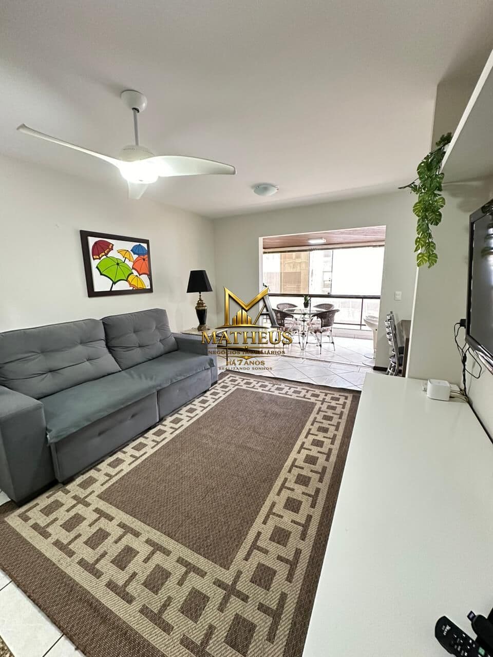 APARTAMENTO COM 3 QUARTOS QUADRA MAR NA MEIA PRAIA