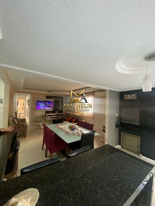 Apartamento com 3 Suítes à Venda na Meia Praia – Itapema/SC