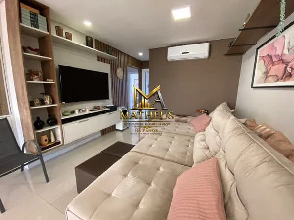 APARTAMENTO MOBILIADO E MUITO BEM LOCALIZADO NA MEIA PRAIA!