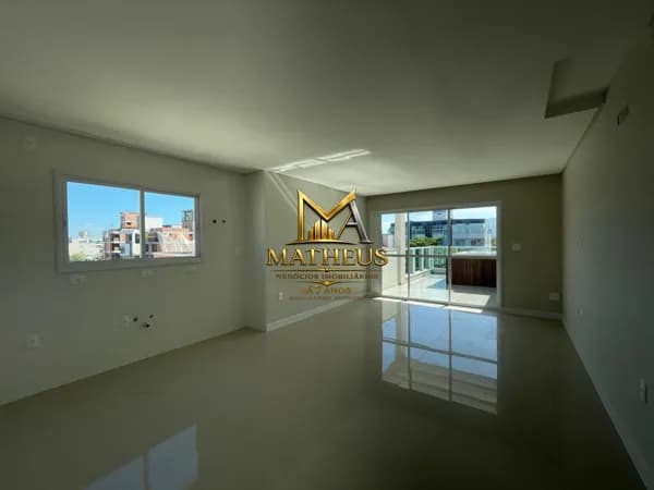 Cobertura Alto Padrão com Jacuzzi e Vista para o Mar em Mariscal – Bombinhas/SC