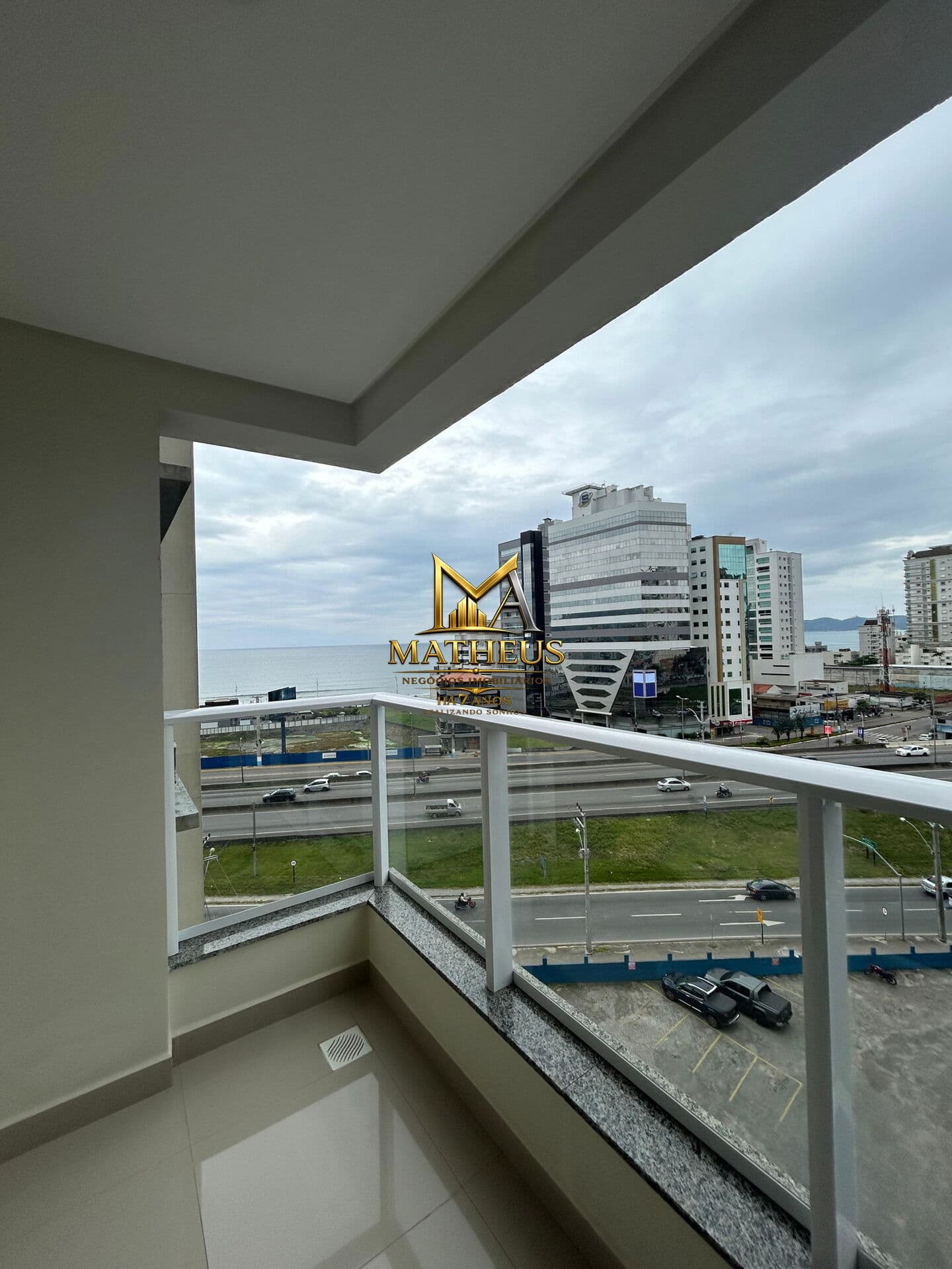 APARTAMENTO NOVO À VENDA EM ITAPEMA!