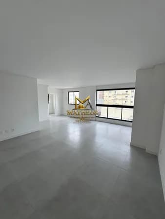 OPORTUNIDADE APARTAMENTO 3 SUÍTES NA MEIA PRAIA!