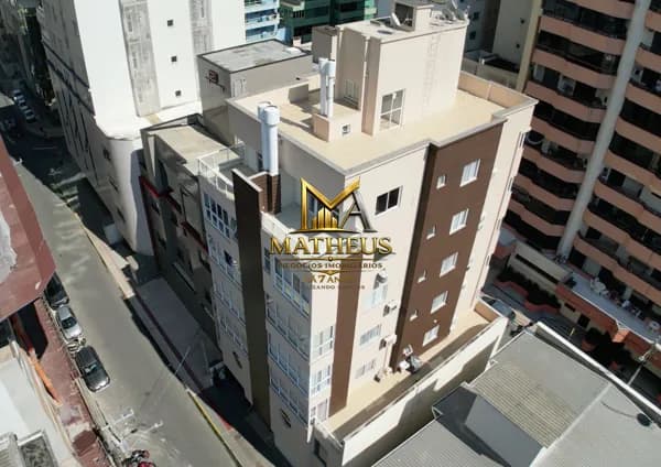 COBERTURA DUPLEX COM PREÇO DE OCASIÃO NA MEIA PRAIA! OPORTUNIDADE