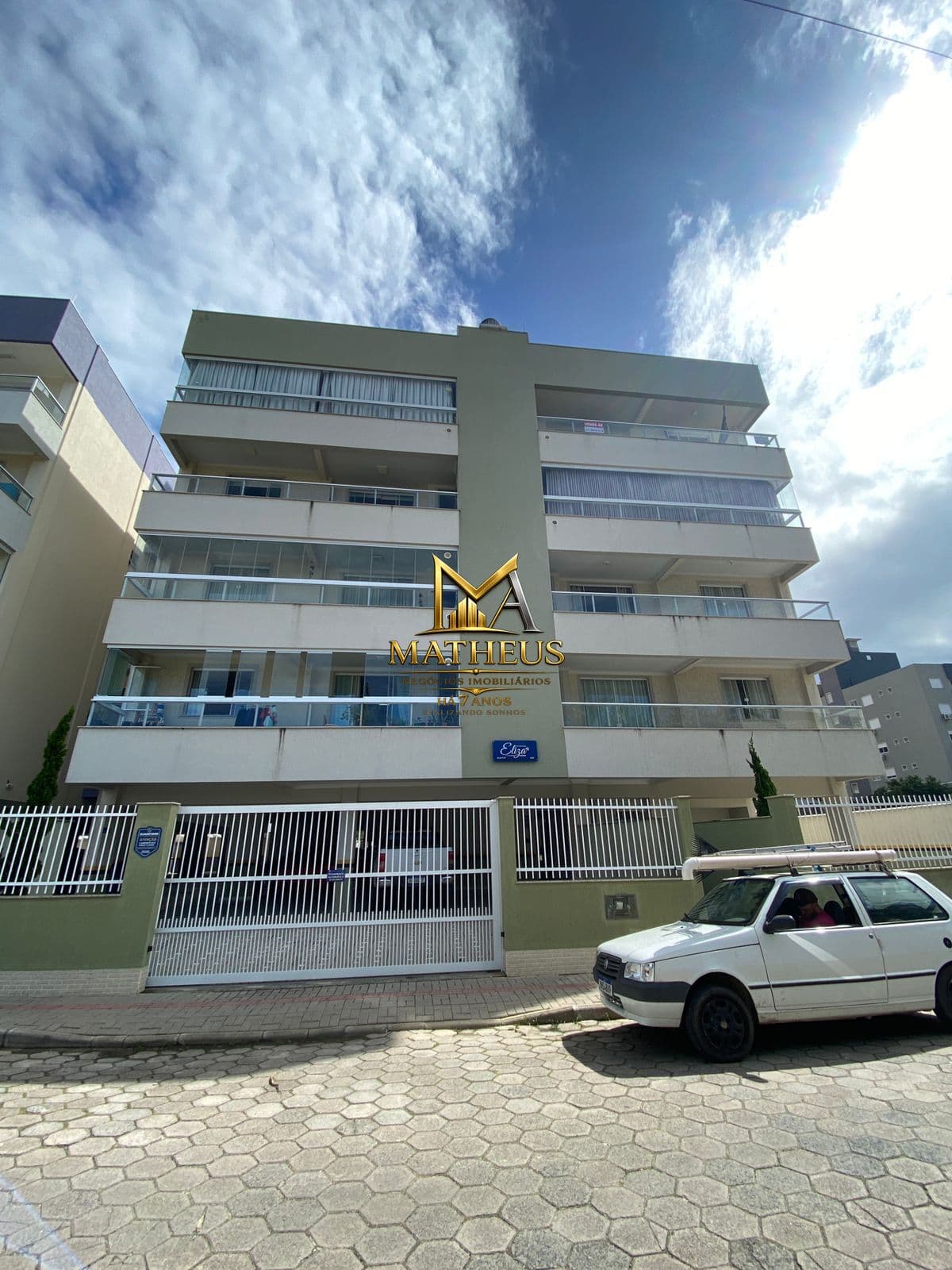APARTAMENTO MOBILIADO EM BOMBINHAS!!