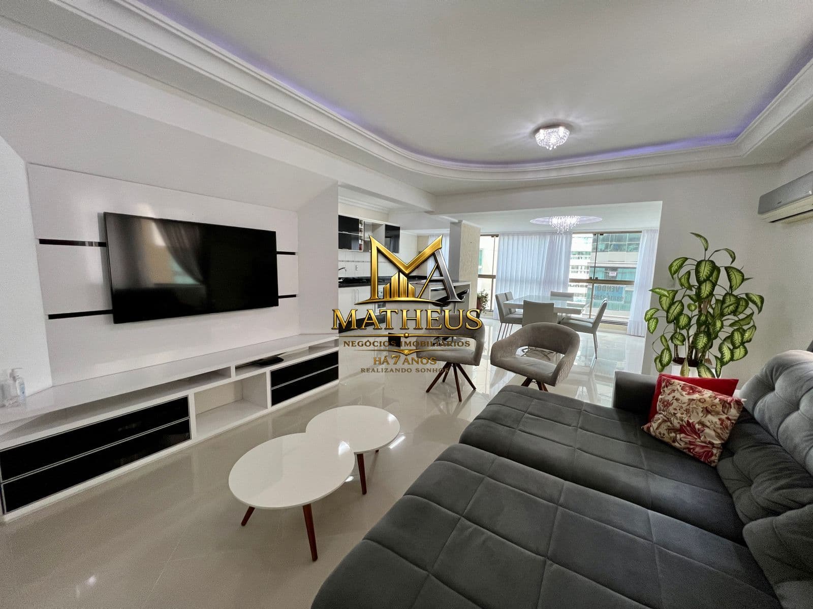 Apartamento Mobiliado e Decorado no Coração da Meia Praia – Itapema/SC