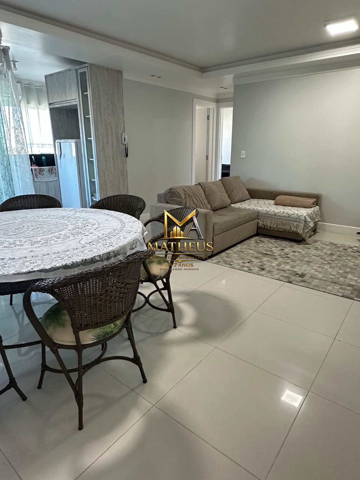 APARTAMENTO COM TERRAÇO NO PEREQUÊ!