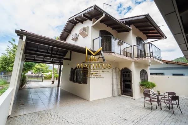 CASA PRONTA PARA MORAR NA PRAIA DE MORRINHOS, BOMBINHAS!