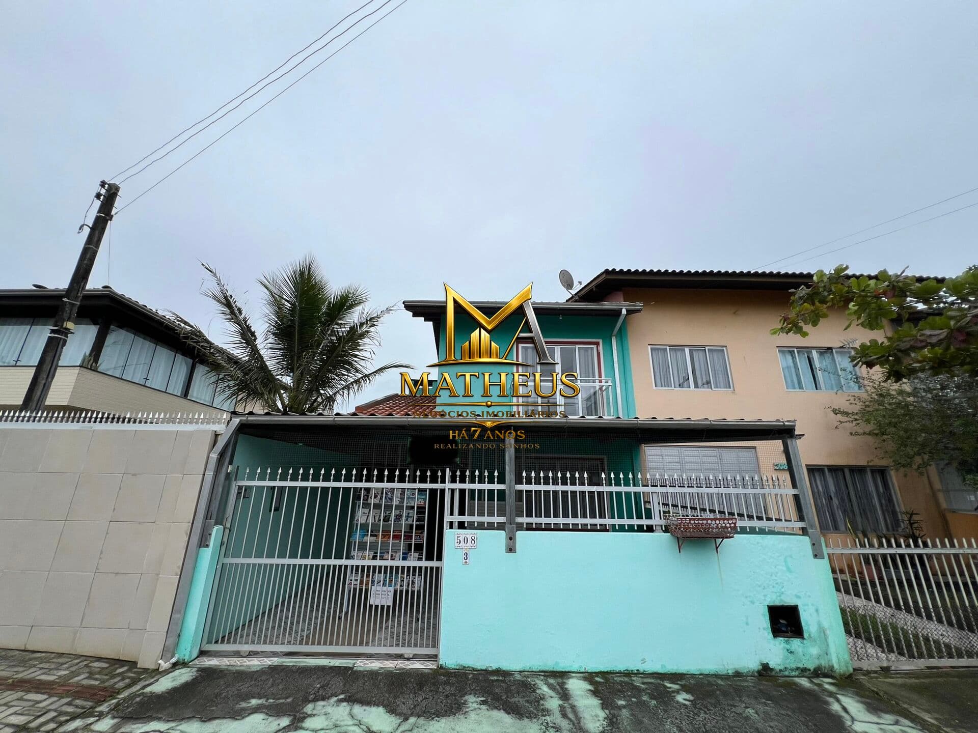 🏡 SOBRADO À VENDA EM BOMBAS — BOMBINHAS! 🌊
