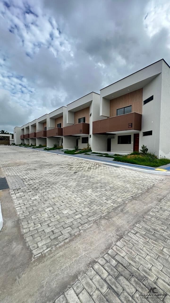 Casa Duplex no ARAÇAGI com 3 Quartos - Fino Acabamento
