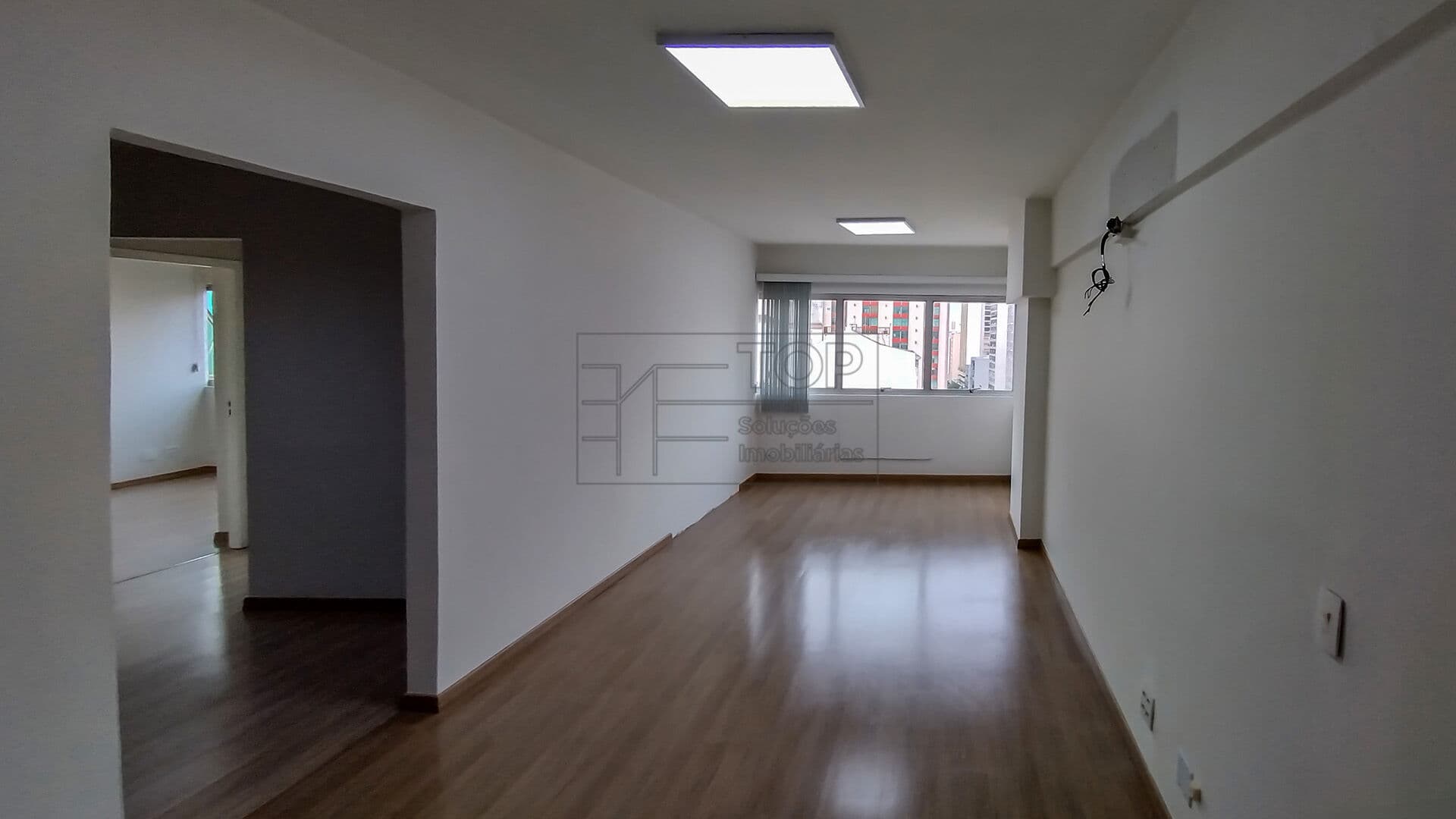 EDIFÍCIO ARNALDO THÁ | SALA COMERCIAL