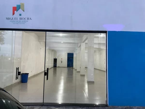 Loja Ponto Comercial em Jardim Santo Antônio, Quadra/SP