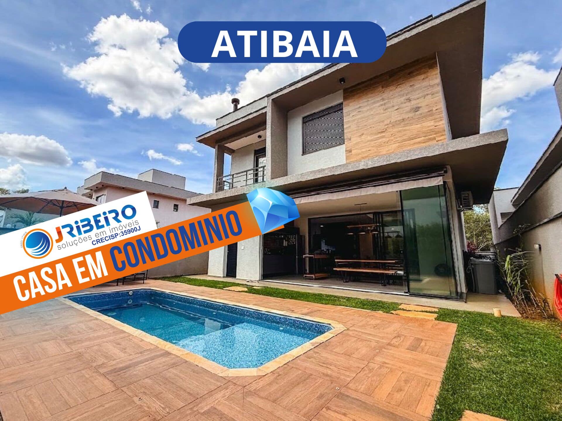 Casa em Condomínio 4 dormitórios suítes, closet, ampla sala, quintal com piscina e churrasqueira em Atibaia - SP