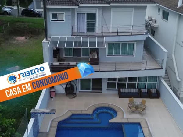 Casa em Condomínio à Venda