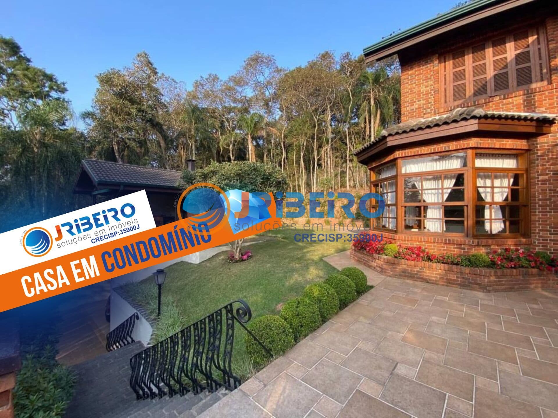 Casa em Condomínio 4 Suítes 5 Vagas Churrasqueira Piscina Aquecida Jardim à Venda na Serra da Cantareira - Mairiporã/SP