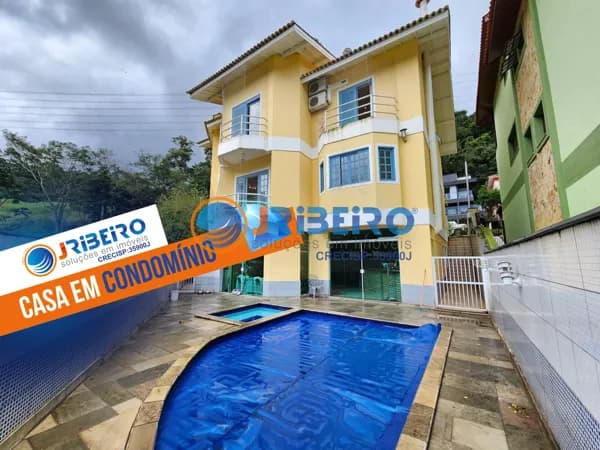 Casa em Condomínio à Venda