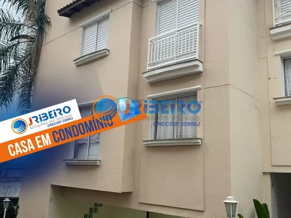 Casa em Condomínio à Venda