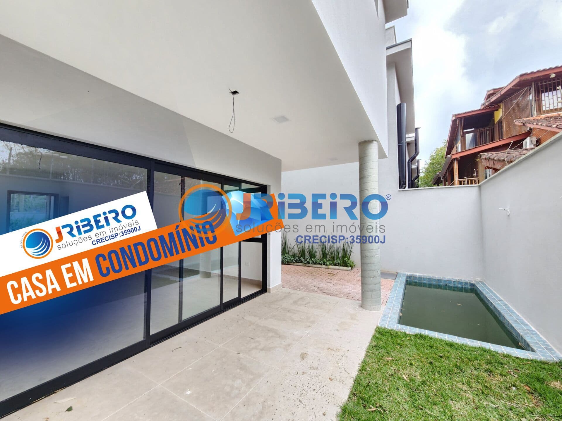 Casa em Condomínio à Venda