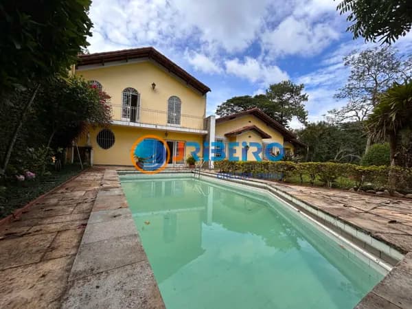 5 Dormitórios,1 suíte, Piscina, 8 vagas garagem