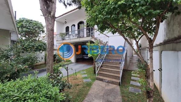 Casa à venda em bairro nobre 4 dormitórios, 4 vagas