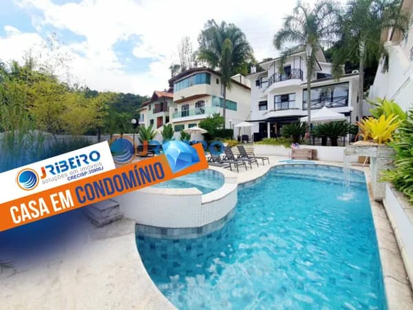 Casa em Condomínio à Venda no Horto Florestal