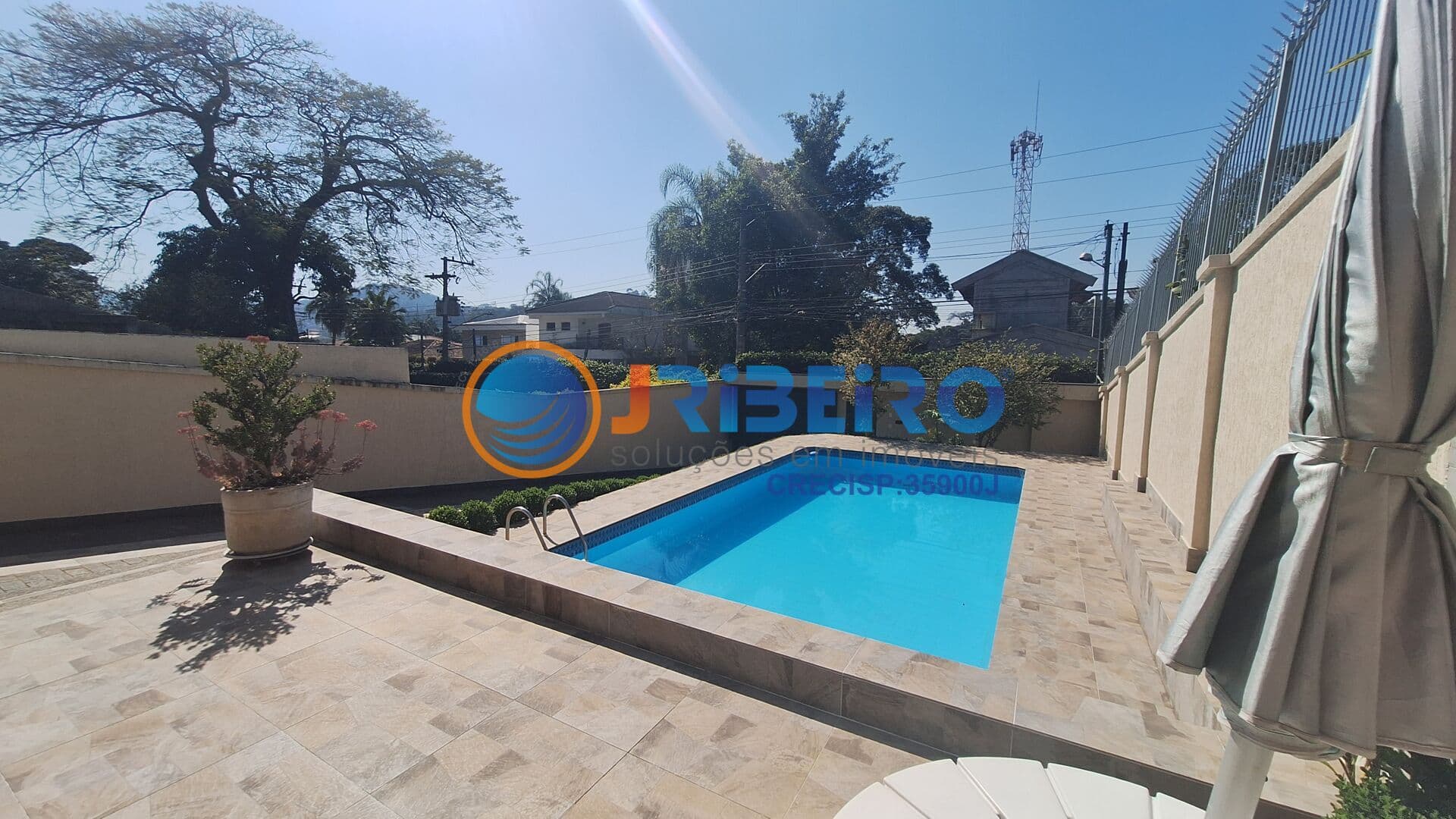 Casa térrea com piscina à venda | 3 dormitórios | 8 vagas | 249 m² | Jardim Floresta - São Paulo/SP Compartilhar