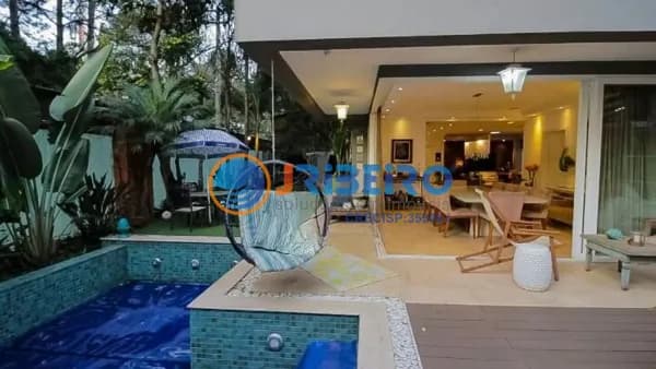 Casa de Alto Padrão em condominio fechado 790 mts² 4 suítes, lazer privativo,
