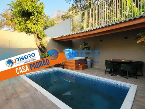 Casa Padrão 3 dormitórios suítes sala ampla quintal com churrasqueira piscina 4 vagas