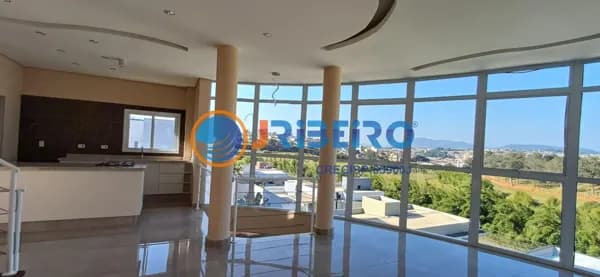 Casa em Condomínio 3 suítes, 6 vagas, piscina
