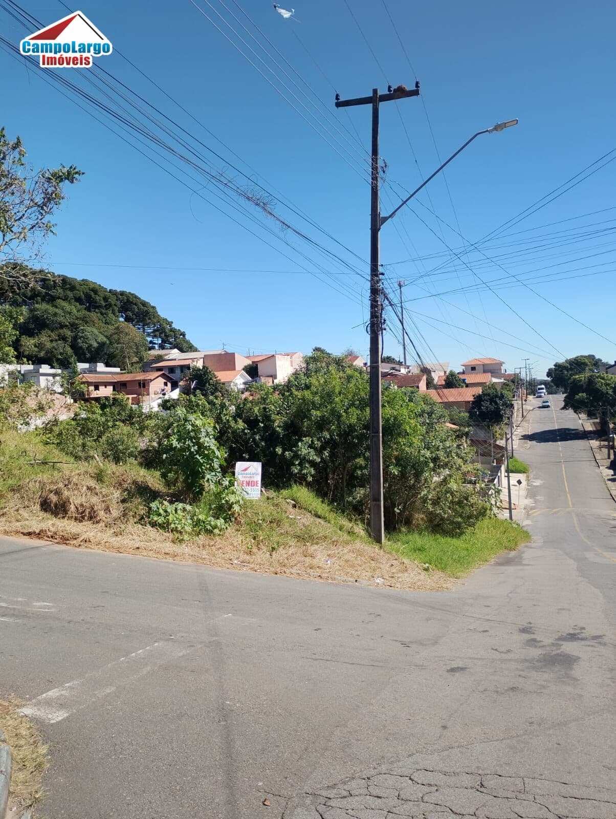 Terreno de esquina no Jardim Esmeralda