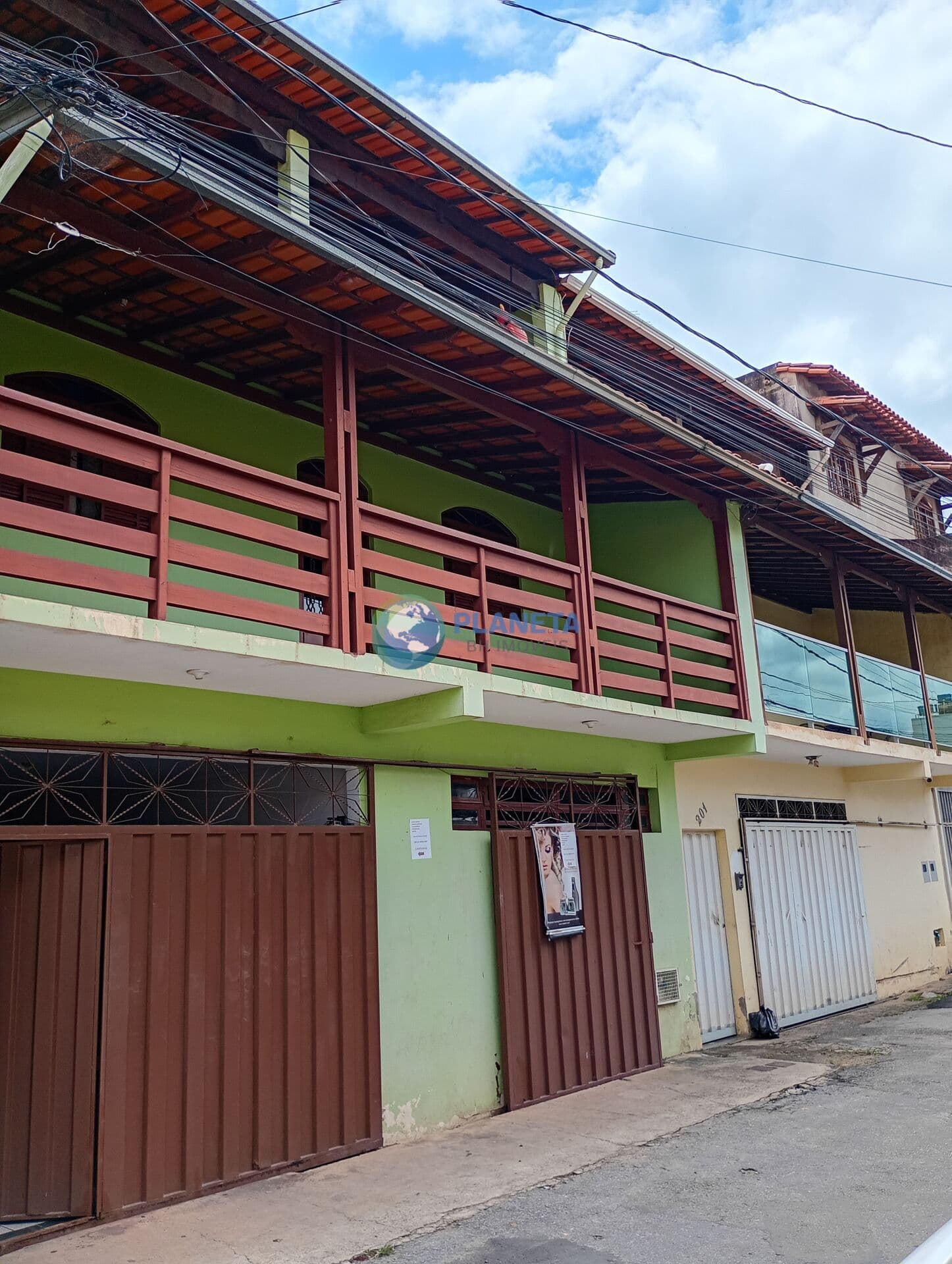 Casa Padrão 3 quartos suíte l espaço gourmet l terraço l 2 vagas.