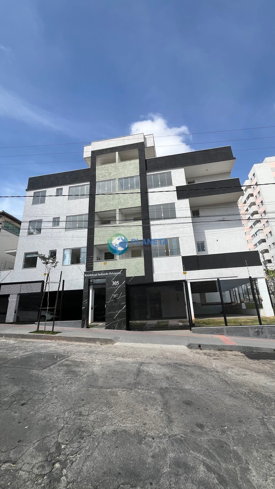 Apartamento Com Varanda | 3 Quartos - 1 suíte | Elevador | no Heliopolis |