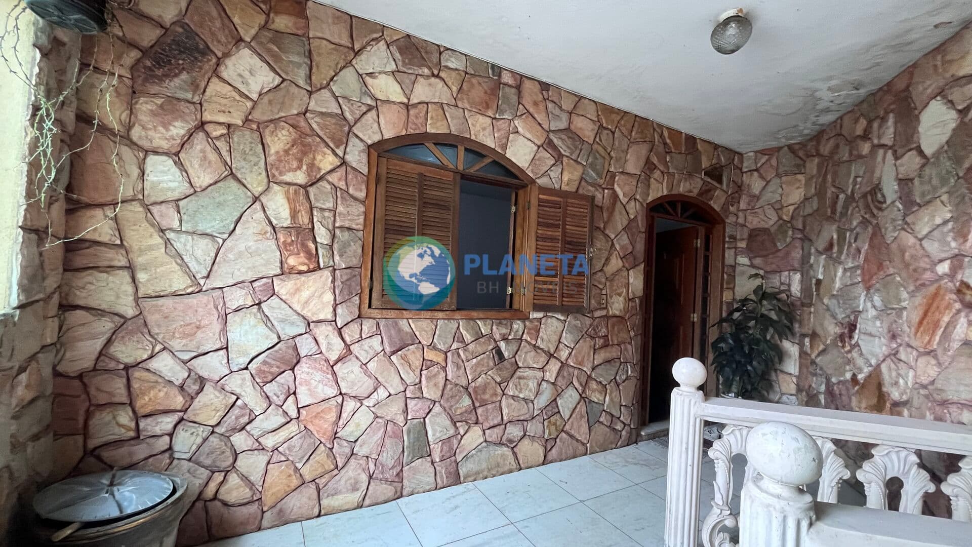 Apartamento COM ÁREA EXTERNA | 2 Quartos | 2 Banhos | 1 Vaga | no Rio Branco |