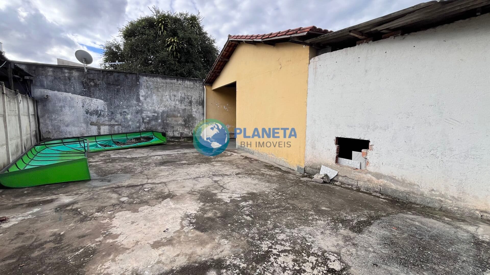 Casa Térrea ou LOTE 360M | 3 QUARTOS | 2 BANHOS | NO ITAPOA - BH