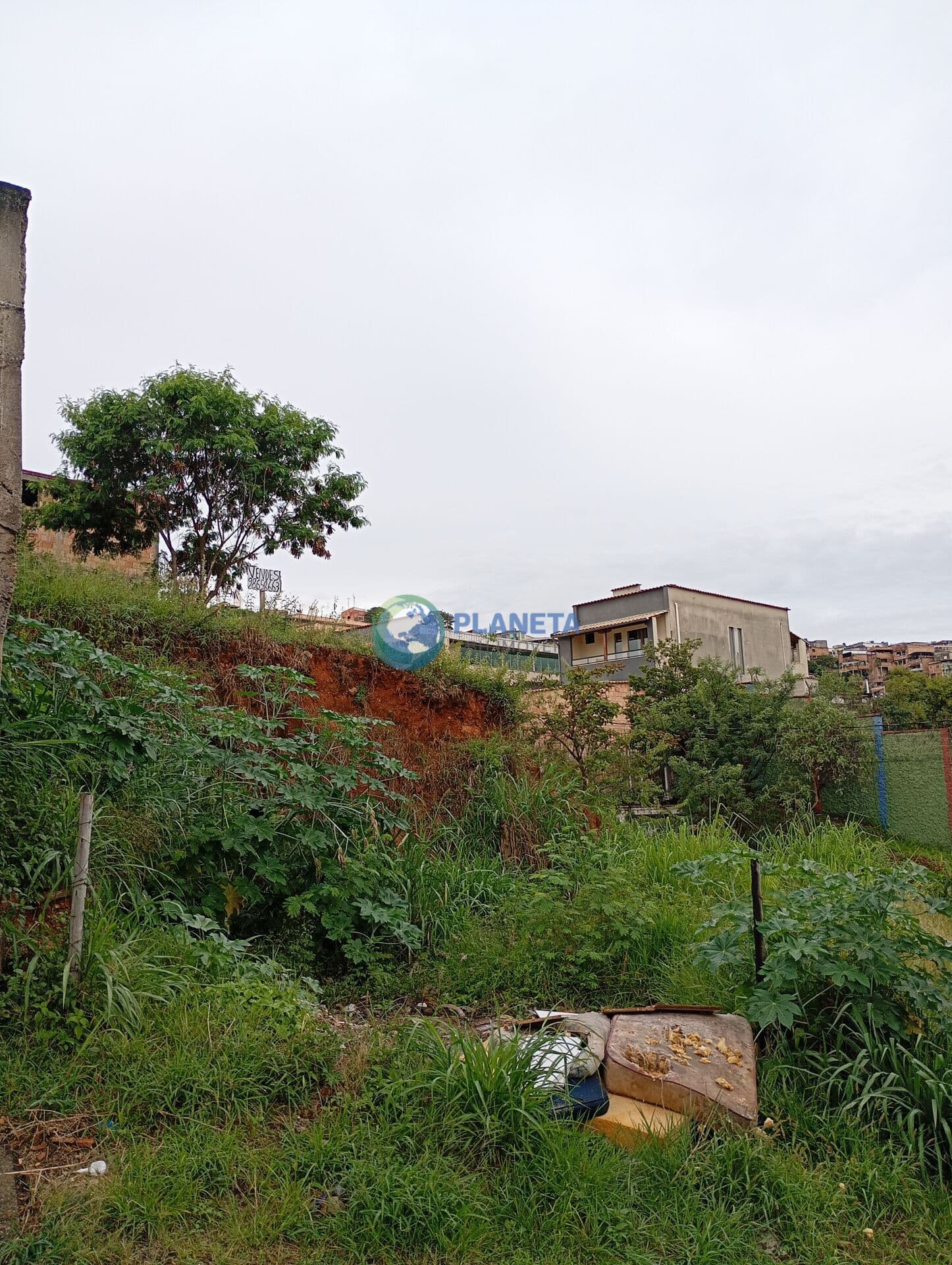Terreno Lote l Oportunidade l 394 m2 l de esquina com aclive nos fundos.