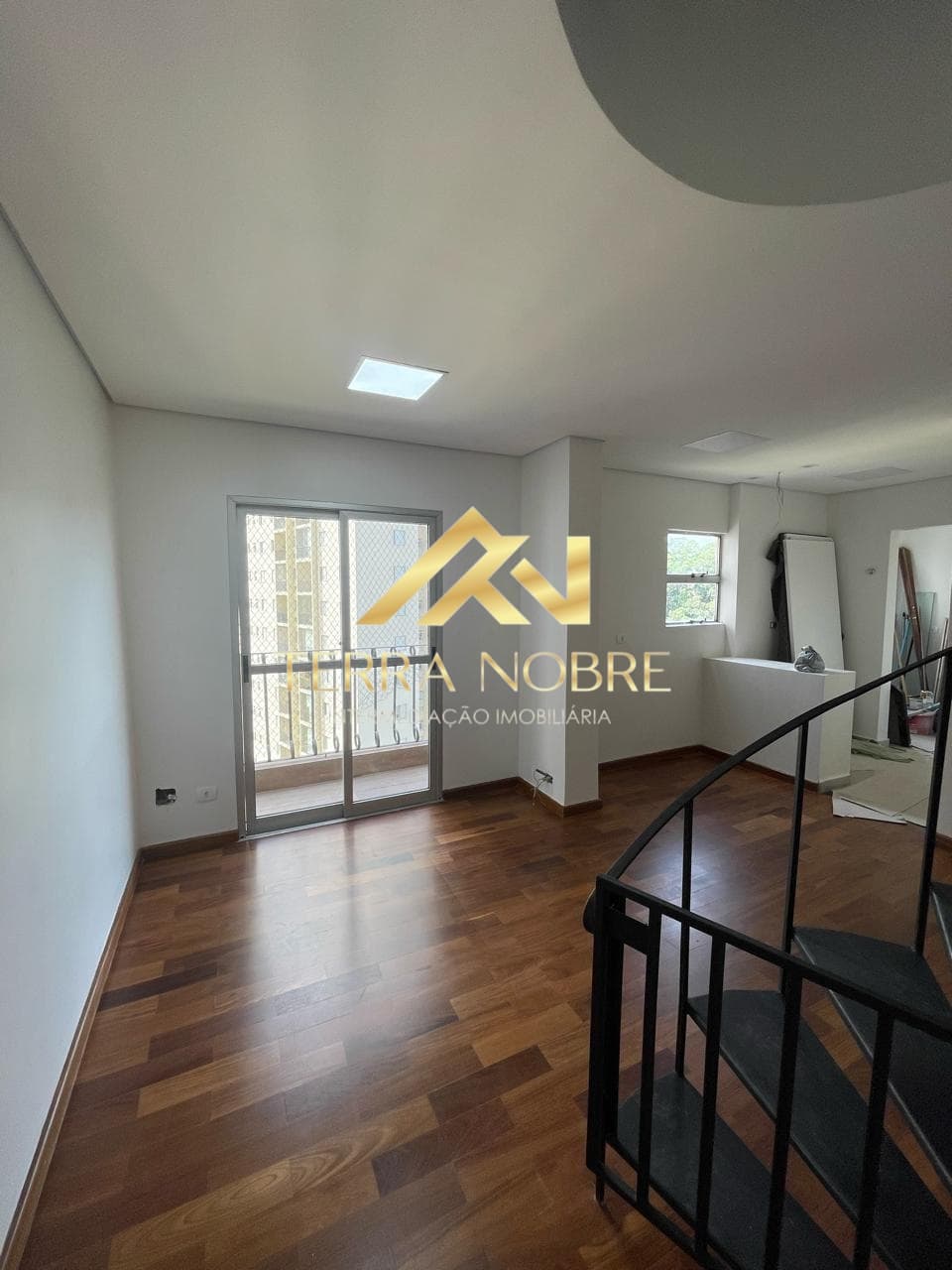 Apartamento com 2 Quartos e 2 banheiros à Venda, 136 m² por R$ 690.000
