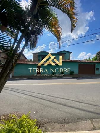 Sobrado com 5 Quartos e 4 banheiros à Venda, 270 m² área construída por R$ 1.200.000