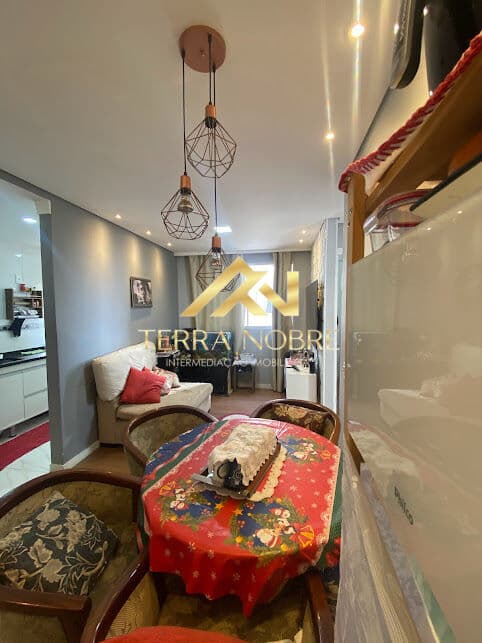 Oportunidade Apartamento de 2- dormitórios, com Sol, claridade bem arejado sem torre em frente.