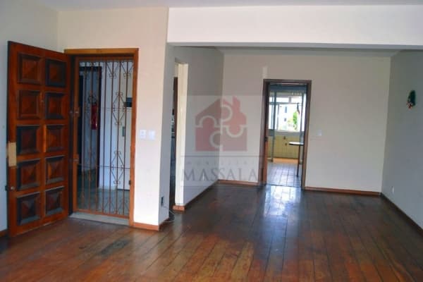 Apartamento 2 dormitórios com garagem