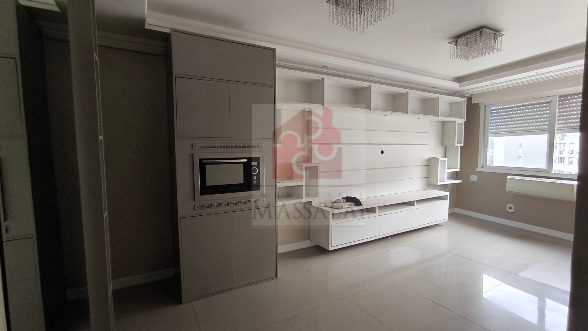 Apartamento mobiliado com garagem à venda na Cidade Baixa