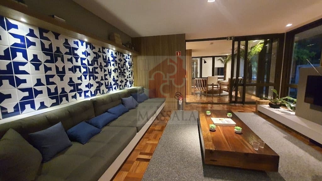 Apartamento de 2 dormitórios com garagem no Menino Deus